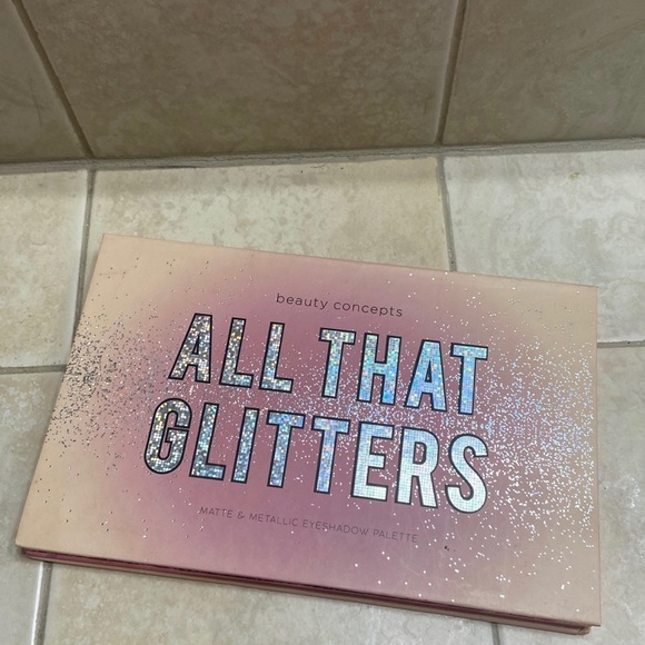 Beauty Concepts All That Glitters Eyeshadow Pallete - Picture 4 of 4